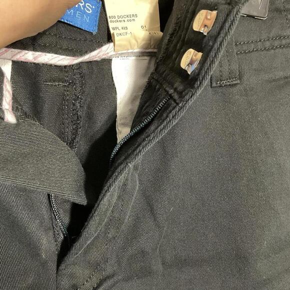 Dockers Black Bermuda Shorts Cotton Blend size 12P - Picture 6 of 8